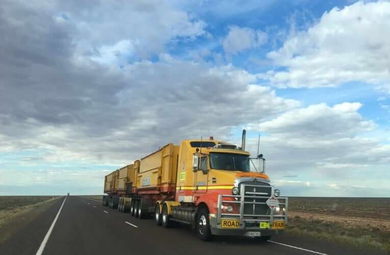 Nadměrný náklad pojede dnes u Temelína