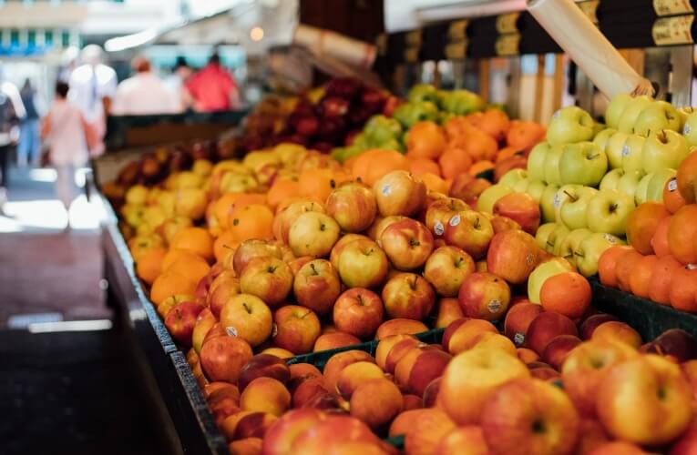 Vláda povolila farmářské trhy