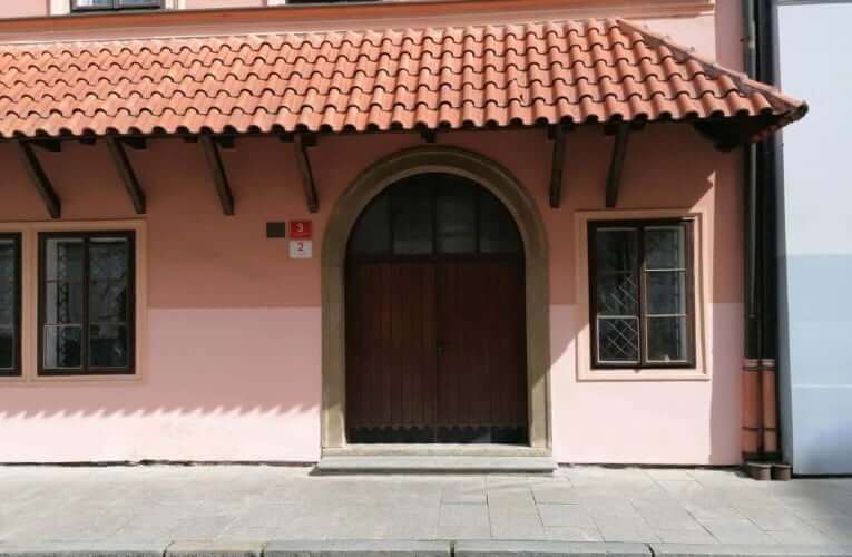 Přemístění výdejního místa roušek do Radniční ulice