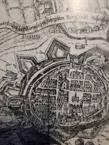 Plánek-našeho-města-s-barokním-opevněním.-Kresba-z-roku-1715.