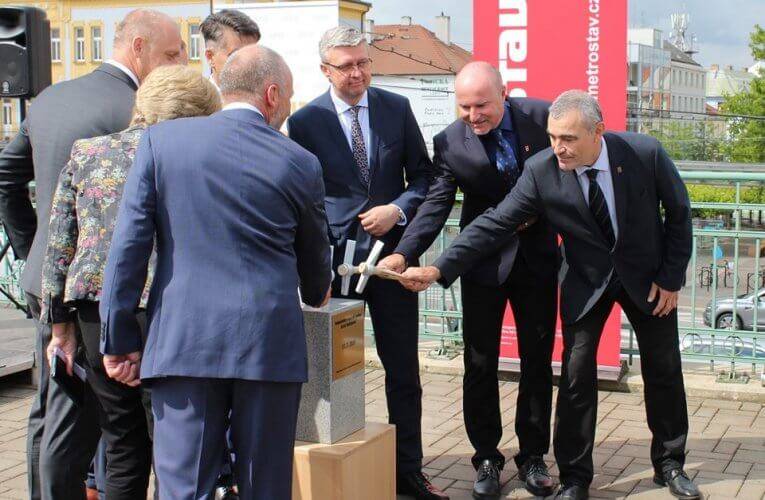 Rekonstrukce nádraží budovy byla oficiálně zahájena