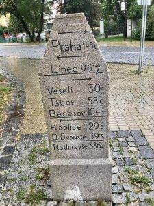 Kamenný rozcestník