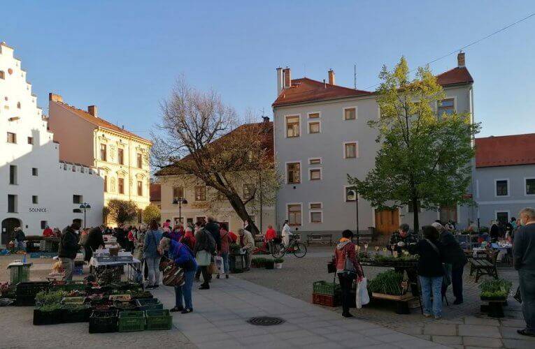 Provoz trhů na Piaristickém náměstí je přerušen