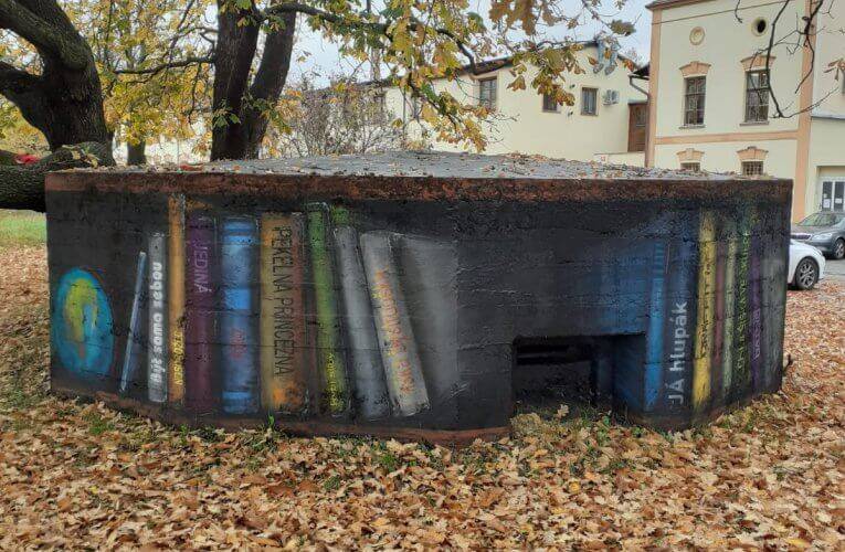 Místo sterého bunkru je nově knihovna