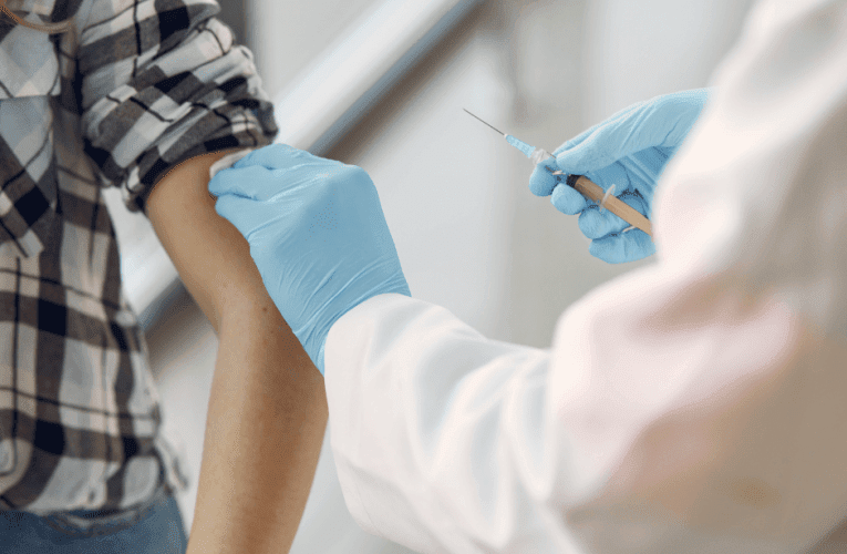 Do Jihočeského kraje ve středu dorazilo prvních 975 očkovacích vakcín proti covidu-19