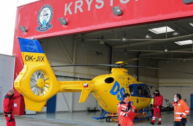 Letecká záchranná služba se po 4 letech vrátila zpět na základnu do Plané