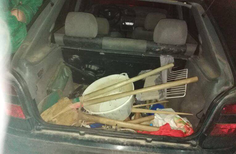 VIDEO – Kopáči vltavínů zadrženi při práci