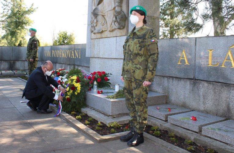 České Budějovice si oslavy Dne vítězství připomněly na Hřbitově sv. Otýlie