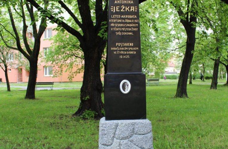 Památník Antonína Ježka byl slavnostně odhalen
