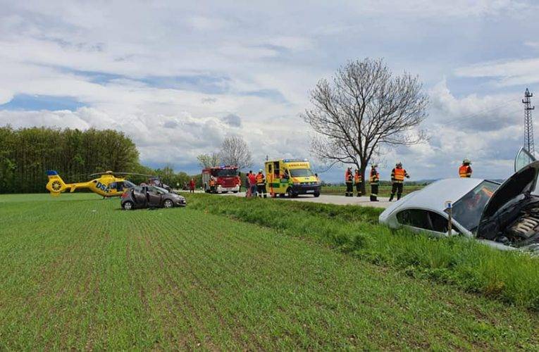 Hromadná nehoda čtyř aut u Čejkovic si vyžádala 7 zraněných osob
