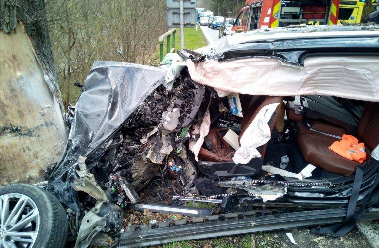 Tragická nehoda u Tří veverek. Řidič nehodu nepřežil