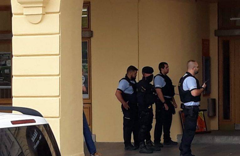 Policisté zpacifikovali muže, který zadržoval ženu jako rukojmí