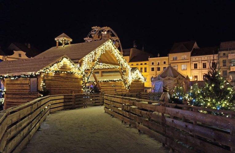 Kluziště na náměstí možná zůstane, rozhodne rada města 1. prosince