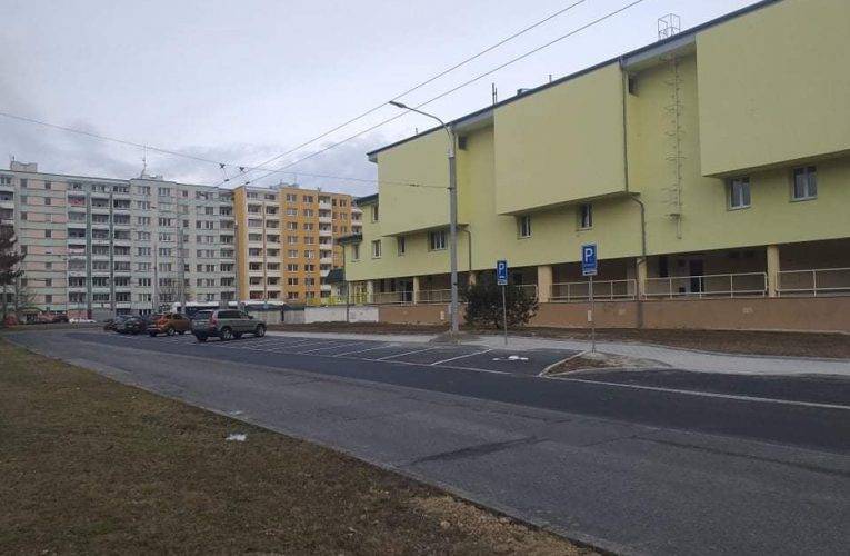 Na Máji jsou nová parkovací místa