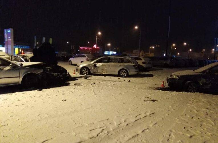 VIDEO: Divoká honička v ulicích města. Řidič jel rychlostí až 130 km/h.