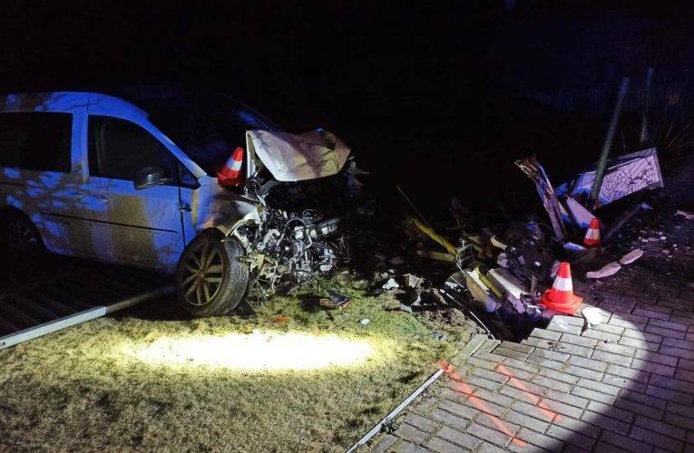 Masivní únik plynu po nehodě v Českých Budějovicích. Hasiči evakuovali 20 osob