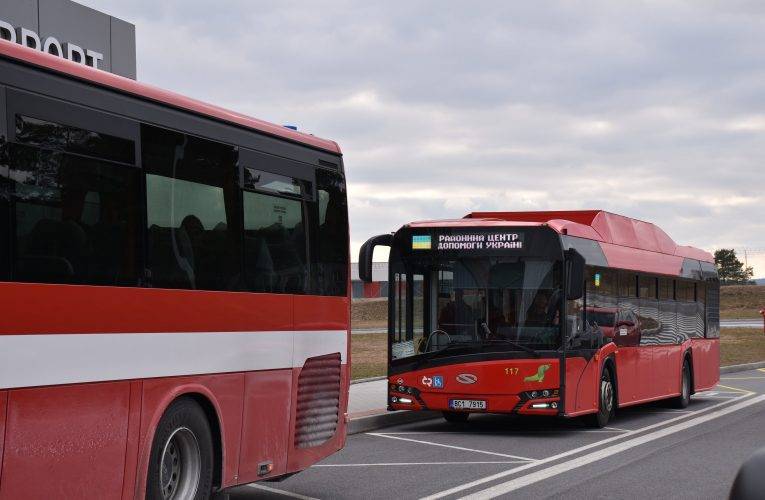 Ukrajince dopraví z Letiště do města zdarma autobus