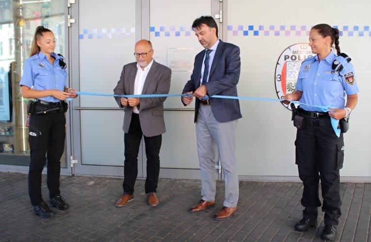 Strážníci dnes otevřeli nové zázemí v Mercury centru