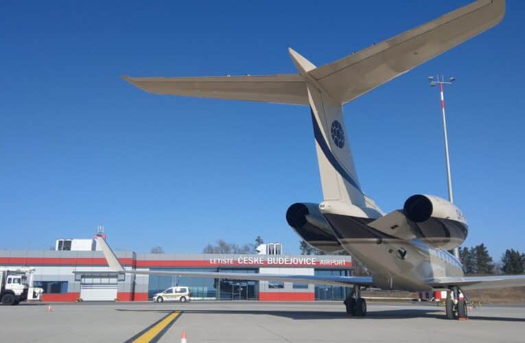 Příští týden odletí první letadlo z Budějc do Turecka. Odkud nejlépe sledovat?