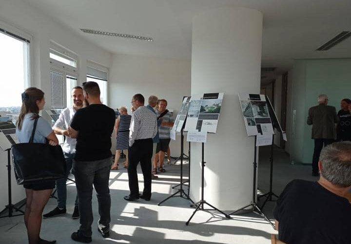 Bývalá kavárna Perla se opět otevřela veřejnosti. Představí hornorakouskou architekturu