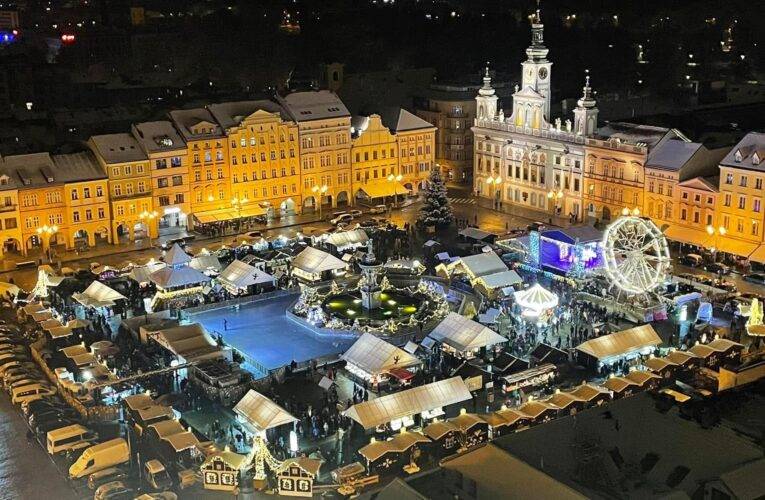 Vánoce přicházejí i do Budějc…