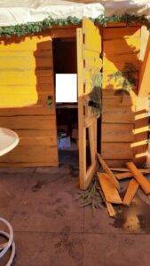 Vloupání do stánku na náměstí 2