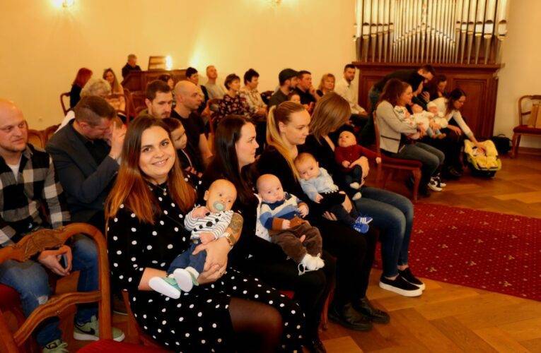 Rodiče si z radnice odnesli Rodný list Jihočecha