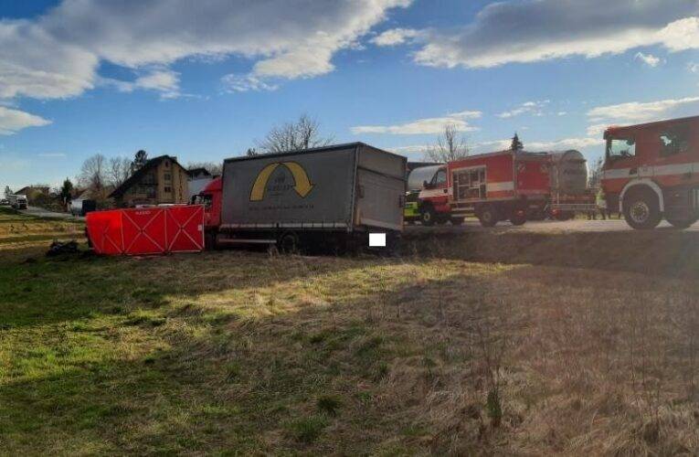 Páteční tragická dopravní nehoda u Holkova