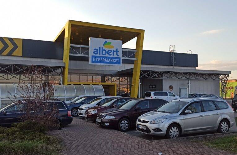 Výstavba retail parku uzavře parkoviště u Alberta na Strakonické