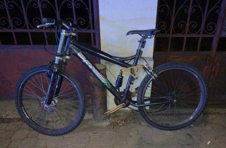 Před zraky strážníků ukradl jízdní kolo, ti ho po krátkém pronásledování dopadli