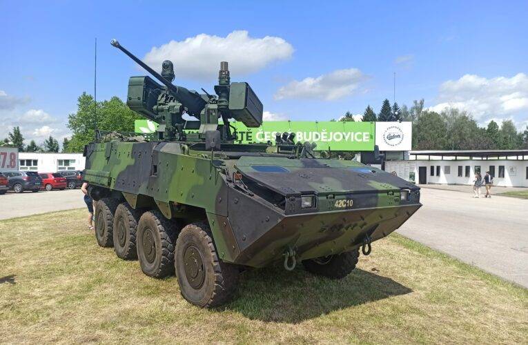 Den s Armádou České republiky a složkami IZS nabídne na českobudějovickém výstavišti techniku, ukázky i program pro školy