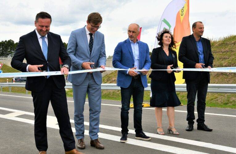 Jižní tangenta byla dokončena a uvedena do provozu 27. června