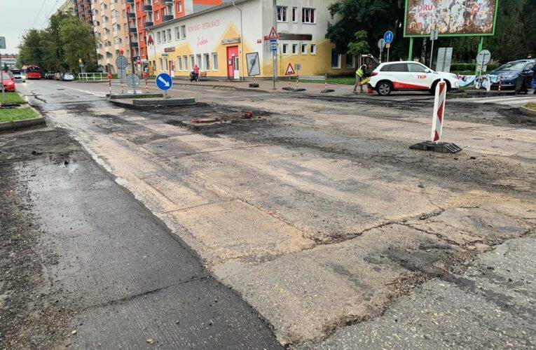 V opravované ulici Jana Opletala přestane od pondělí 4. září jezdit MHD