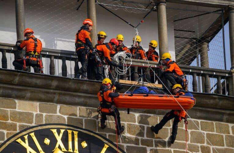 Na Černé věži probíhal výcvik hasičů-lezců. Video uvnitř článku