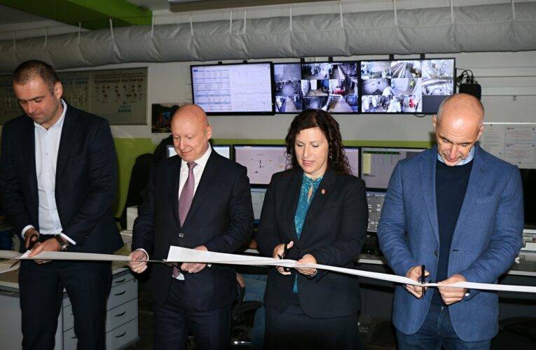 Teplo už proudí z Temelína do Českých Budějovic. Je to třetí nejdelší horkovod v České republice