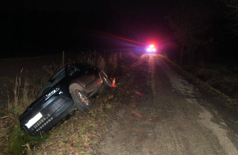 Opilý strojvůdce nejprve naboural auto, pak řídil pod vlivem vlak