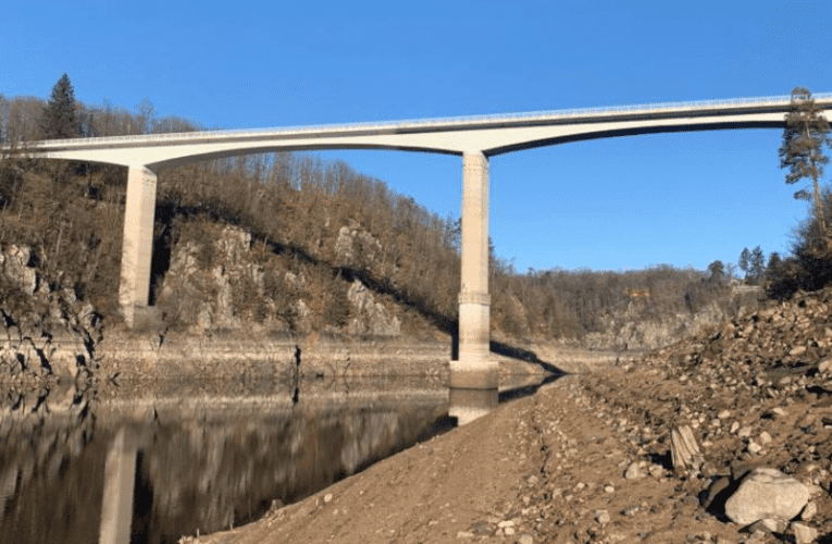 Jihočeský kraj zprovoznil most nad řekou Otavou