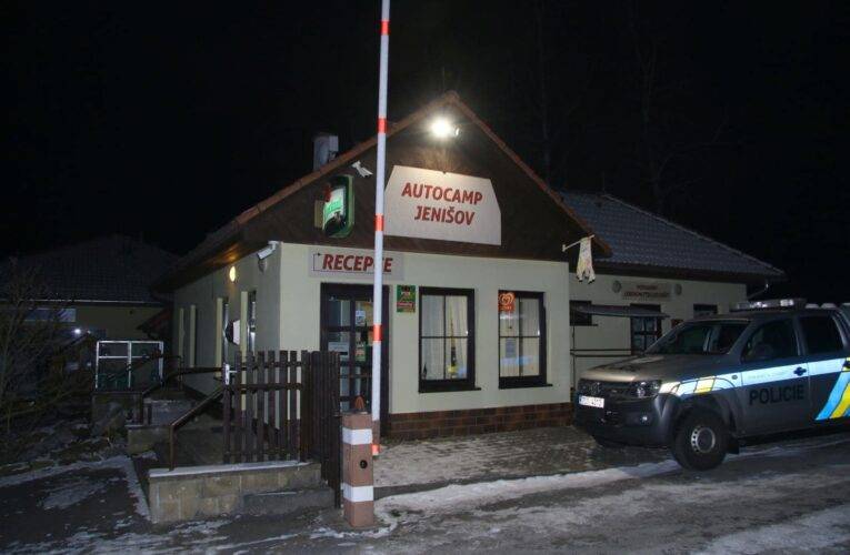 Krádež v autokempu na Lipně. Mladík se neschoval, policejní pes ho brzo vypátral