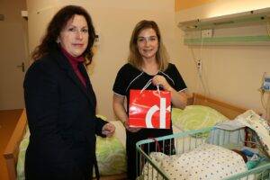 První letošní narozené miminko-min