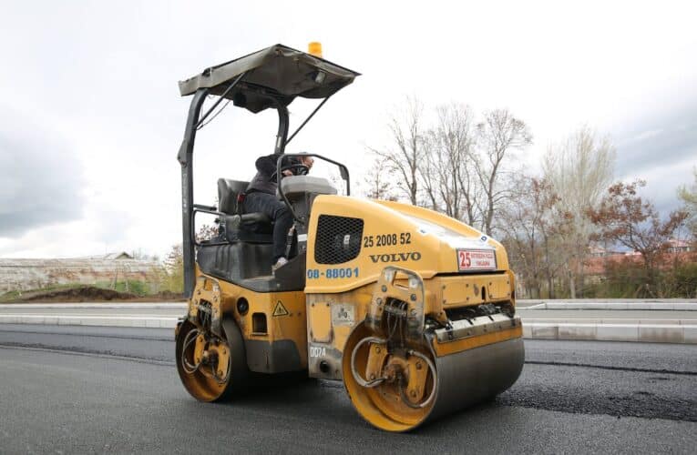 České Budějovice začaly opravovat výtluky na silnicích