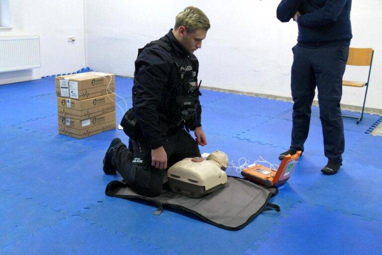 příruční defibrilátory mp 3-min