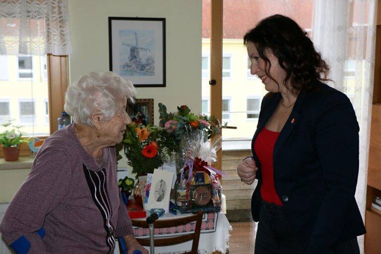 Nejstarší českobudějovická dáma 2-min