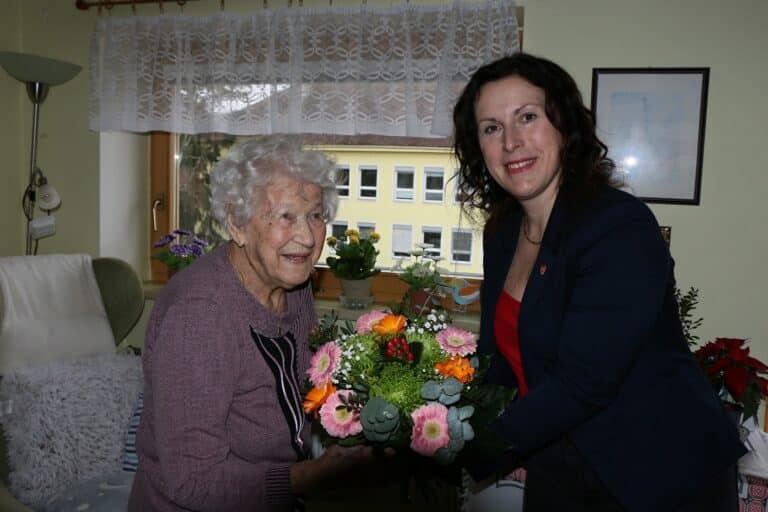 Nejstarší českobudějovická dáma-min