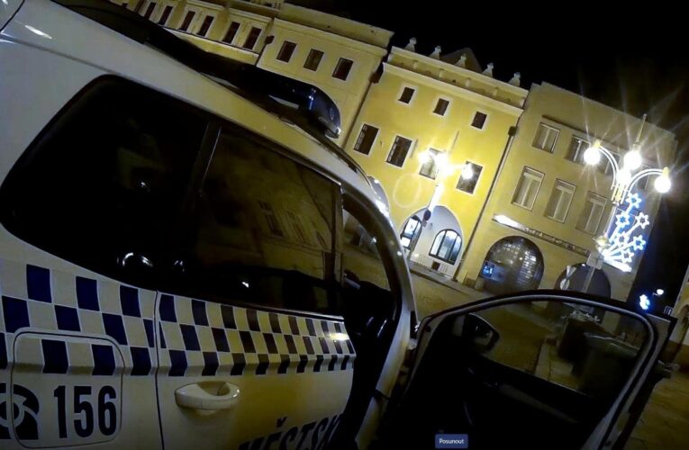 Potyčku před barem museli ukončit strážníci