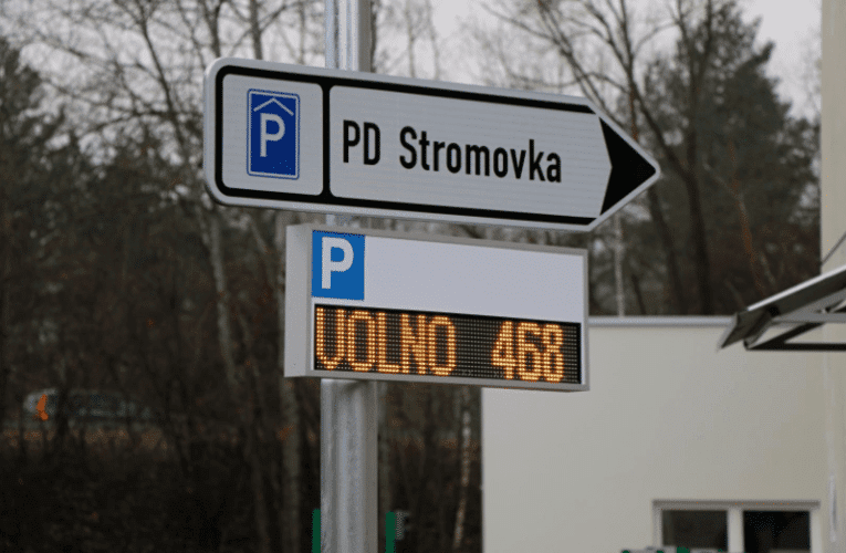 V Českých Budějovicích se otevřel nový parkovací dům Stromovka. První hodina parkování je zdarma