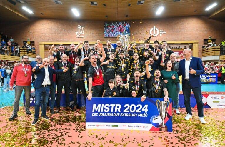 Jihostroj slaví po pěti letech titul!!