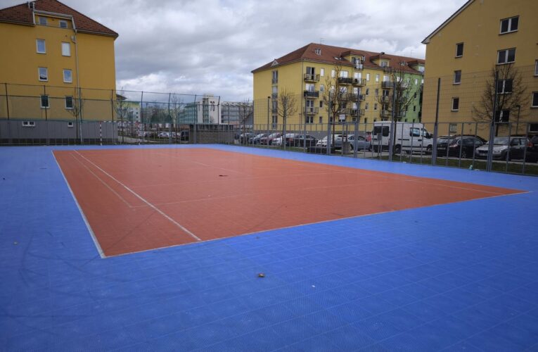 O nově otevřená hřiště u škol je velký zájem