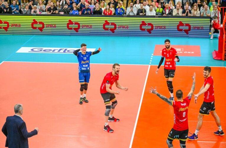 Jihostroj deklasoval Lvy 3:0 a je krok od titulu!