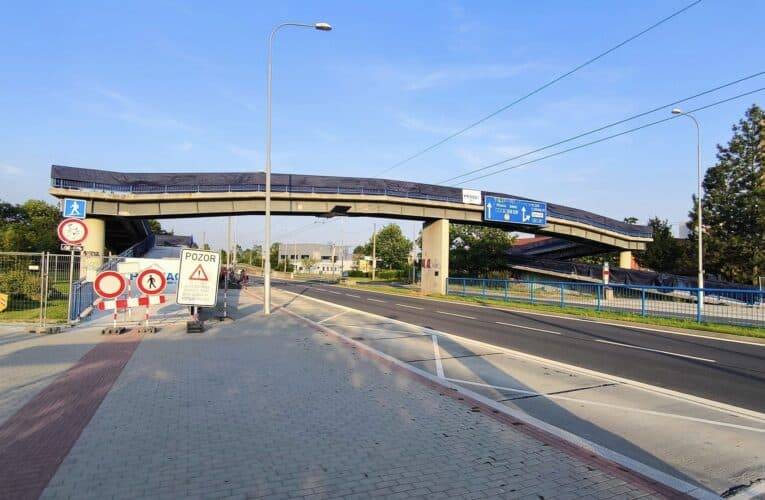 Lávka na Vltavě-střed se od pátku zpřístupní chodcům