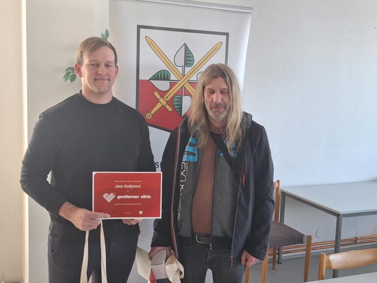 Gentleman silnic 2-min